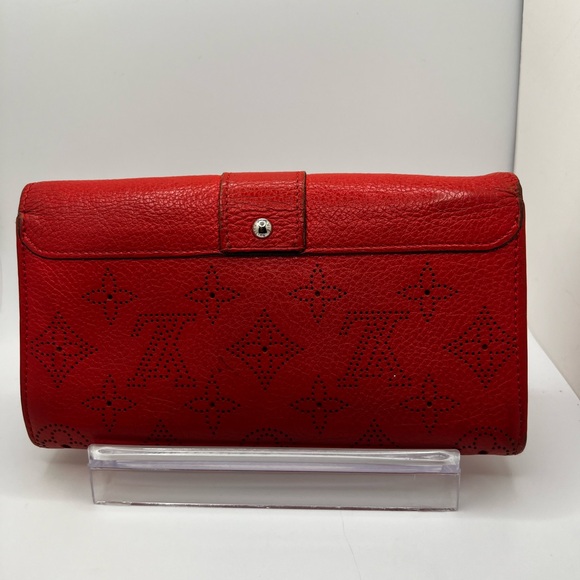 GUC Louis Vuitton Red Iris Mahina Wallet - Picture 2 of 9